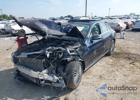 2015 Mercedes-Benz C 300 Luxury 4Matic from USA, damaged, VIN 55SWF4KB1FU063194